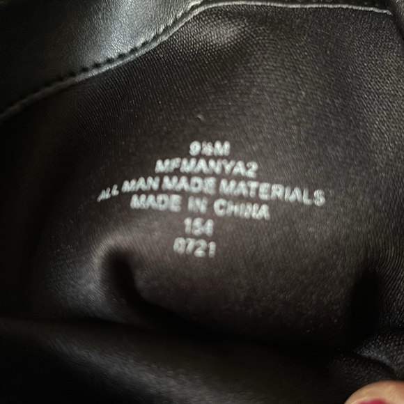 NIB women’s 9 1/2M black leather midcalf heeled business casual slouchy boots - Picture 11 of 11